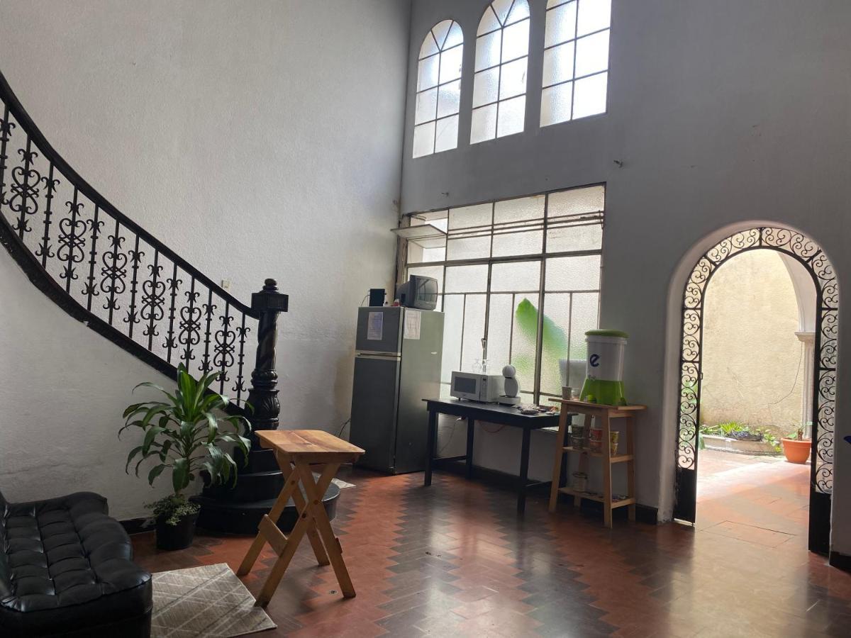 Casa Del Viajero Colonial Guatemala Apartment Екстериор снимка
